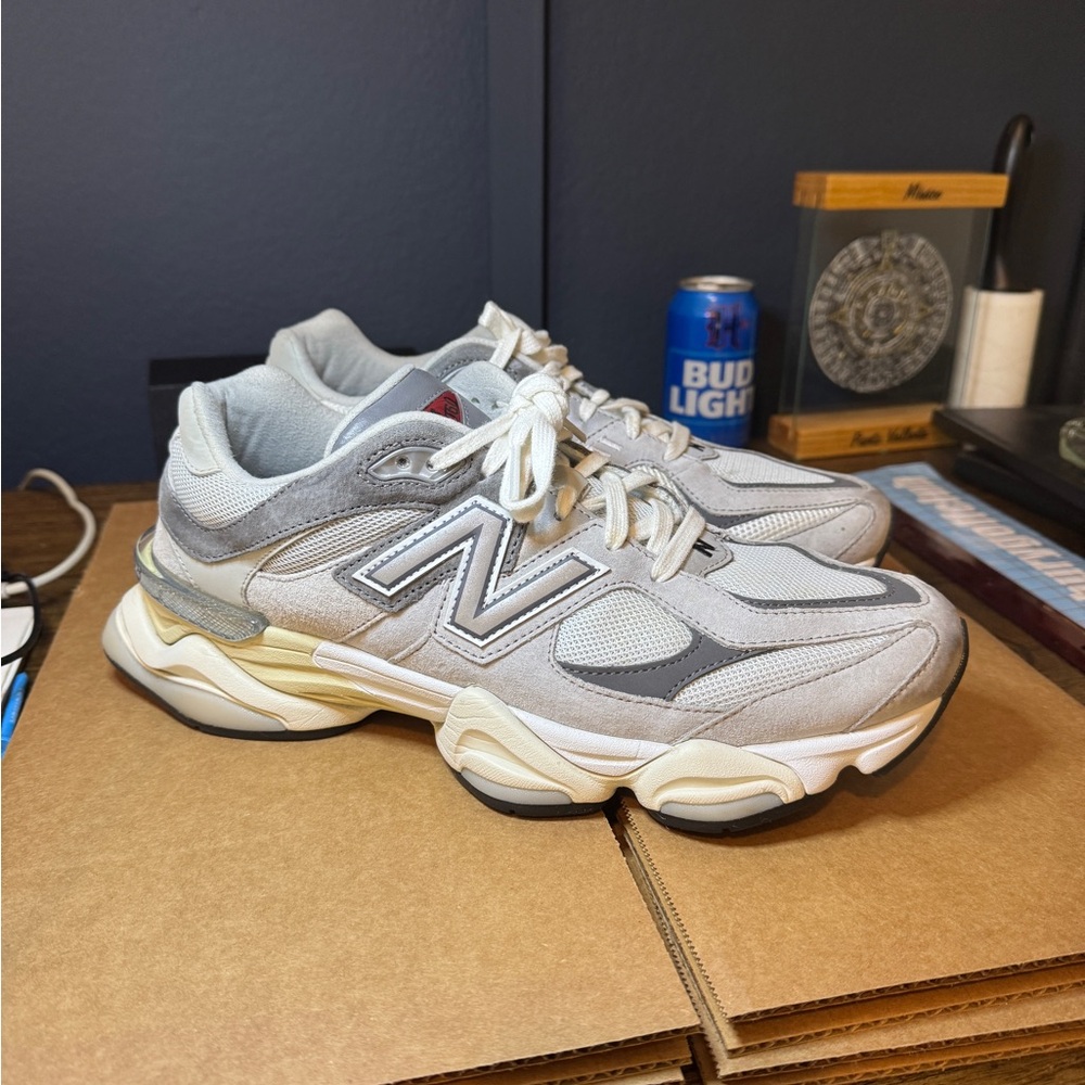 New Balance 9060 men’s 10.5